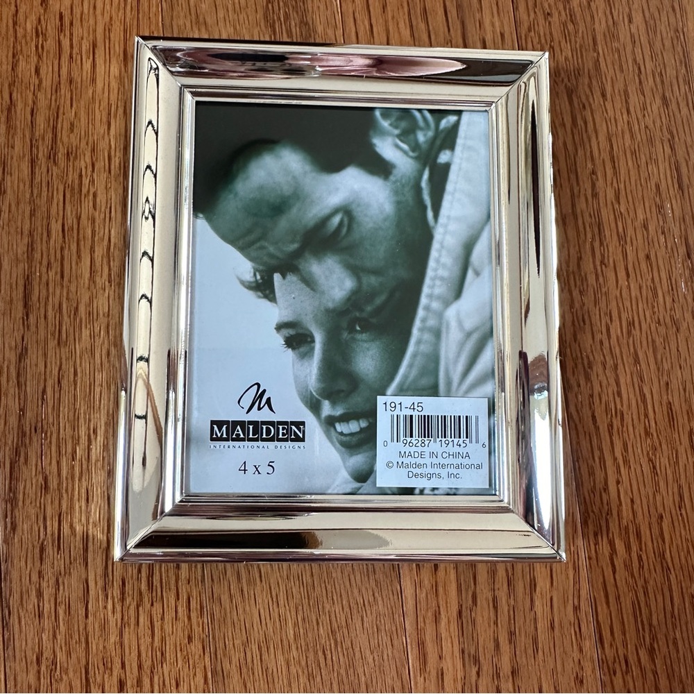 🆕 Malden Lot of 4 Siver Picture Frames 4x5